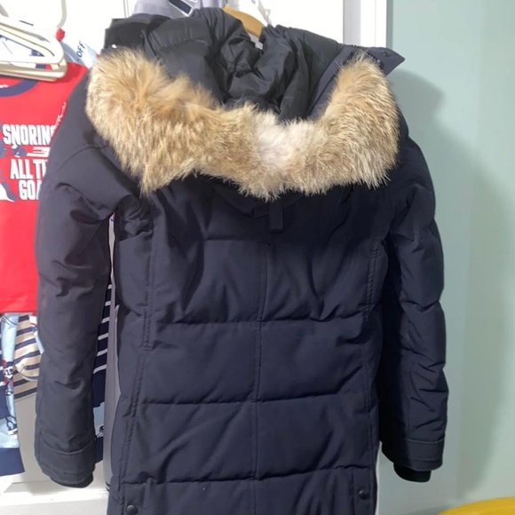 Women’s Canada Goose- medium - Picture 2 of 15
